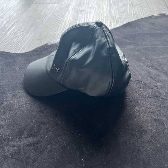 HALSTON faux leather cap - Picture 3 of 5